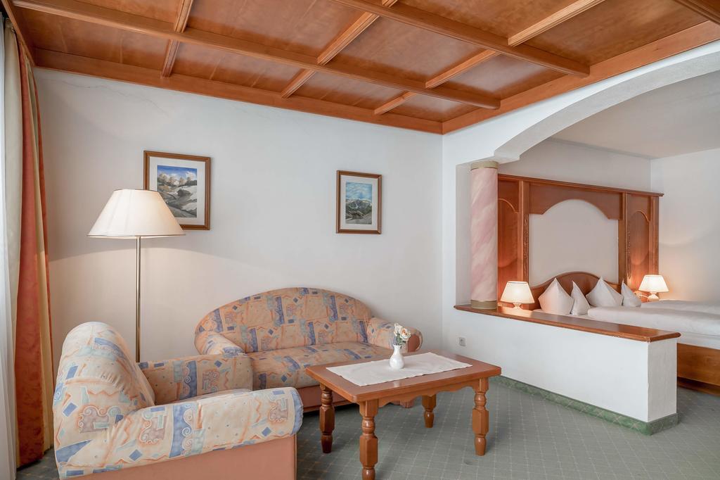 Wellness & Relax Hotel Milderer Hof Neustift im Stubaital Exterior photo