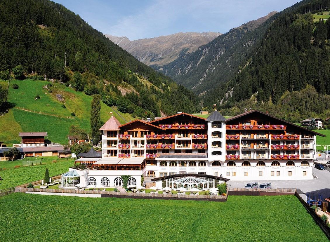 Wellness & Relax Hotel Milderer Hof Neustift im Stubaital Exterior photo